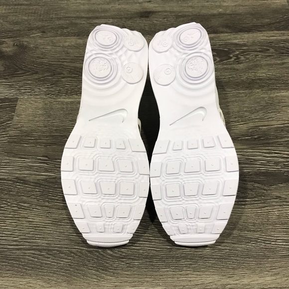 White Nike Shox Gravity Women’s Running shoes NEW! - Picture 4 of 4